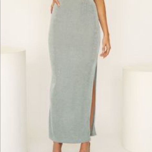 Midi dress with cutouts - Picture 3 of 3